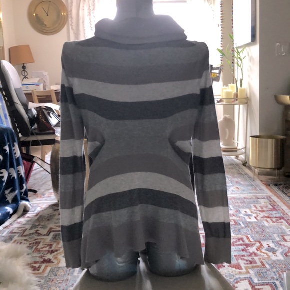 Armani Exchange grey striped cardigan - Picture 2 of 3